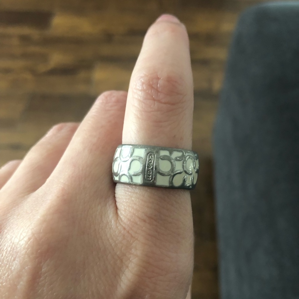Coach ring - Picture 3 of 3